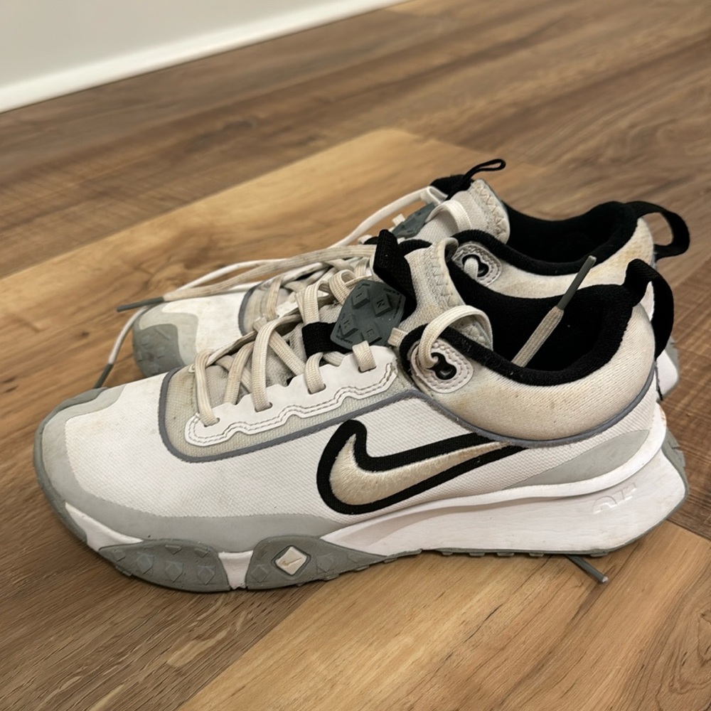 Nike Air Diamond Varsity Turf